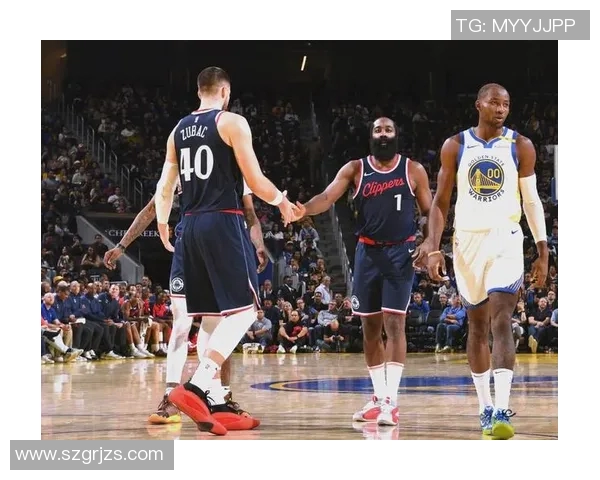 2017年NBA精彩对决快船与雄鹿的激烈碰撞与赛场精彩瞬间回顾