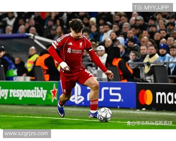 利物浦与巴萨激战正酣当前比分揭晓引发球迷热议